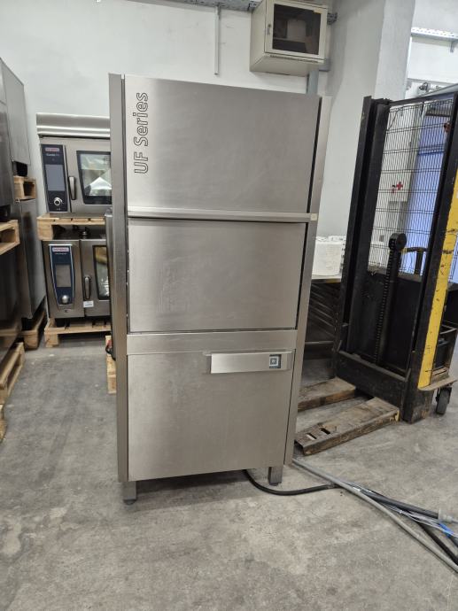 Winterhalter Profesionalni pomivalni stroj Winterhalter UF -M